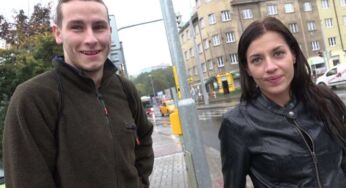 Czech Twins 3 Dellai Kardeşler Partiden Çıkınca Yoldan Geçen Elemanla Sikişmek İstiyor Türkçe Altyazılı Porno